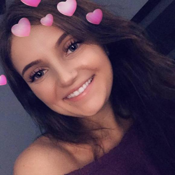 Meet your Posher, Brooke - Picture 1 of 1